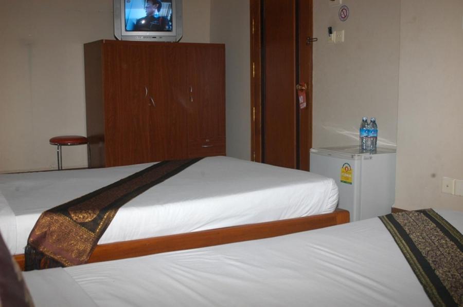 Golden Noura Villa-Pub & Restaurant Phnom Penh Room photo