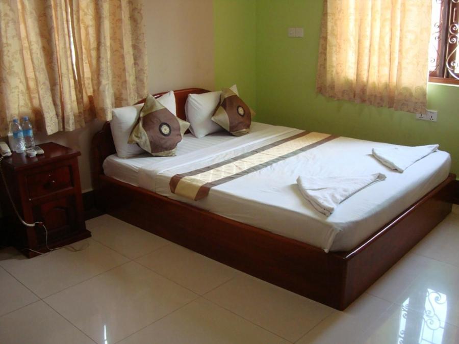 Golden Noura Villa-Pub & Restaurant Phnom Penh Room photo