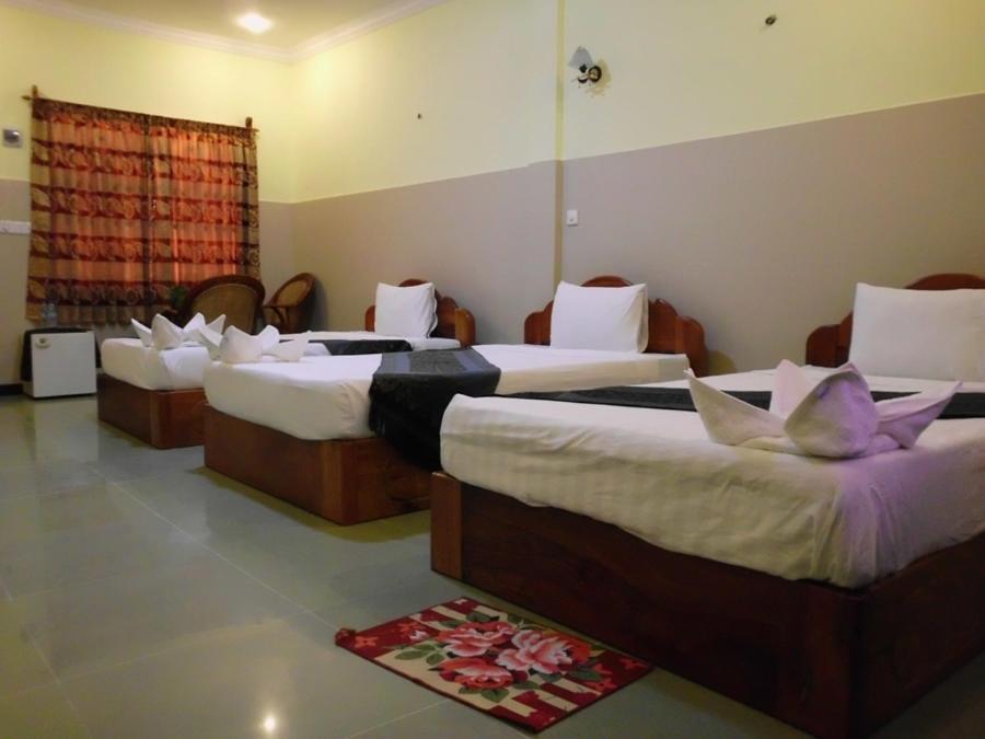 Golden Noura Villa-Pub & Restaurant Phnom Penh Room photo